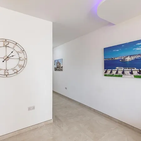 Beautiful Apt, Breathtaking Views, Mins To By 360 Estates 아파트 *