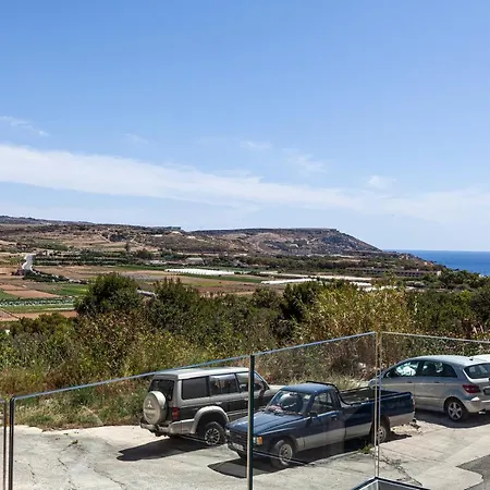 Beautiful Apt, Breathtaking Views, Mins To By 360 Estates 아파트 멜리에하