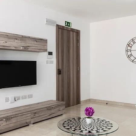 Beautiful Apt, Breathtaking Views, Mins To By 360 Estates * 멜리에하