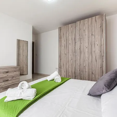 Beautiful Apt, Breathtaking Views, Mins To By 360 Estates