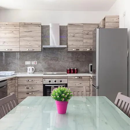 Beautiful Apt, Breathtaking Views, Mins To By 360 Estates *
