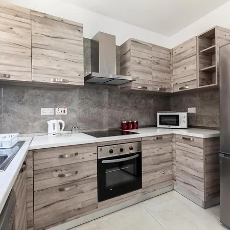 Beautiful Apt, Breathtaking Views, Mins To By 360 Estates